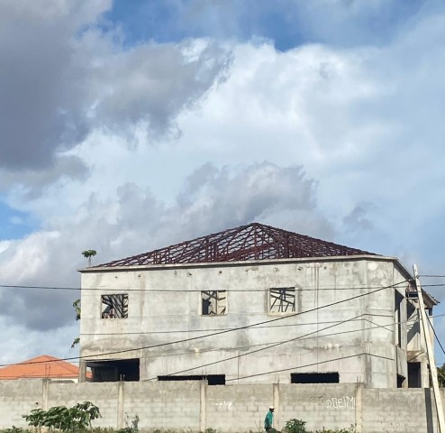 A Venda Vivenda V5 Inacabada, Zona Verde, Benfica.