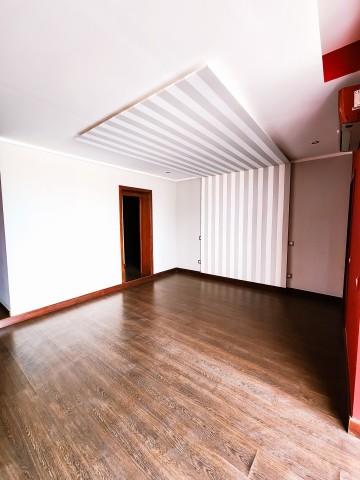 A Venda Excelente moradia T4 com anexo, situada no lado oposto do Kilamba, depois do Kibabo.