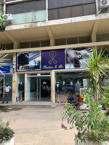 A Venda Loja no Kinaxixi, nas Ingombotas.