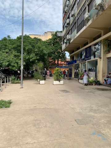 A Venda Loja no Kinaxixi, nas Ingombotas.