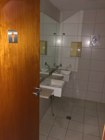 A Venda Escritorio no Belas Business park com estacionamento