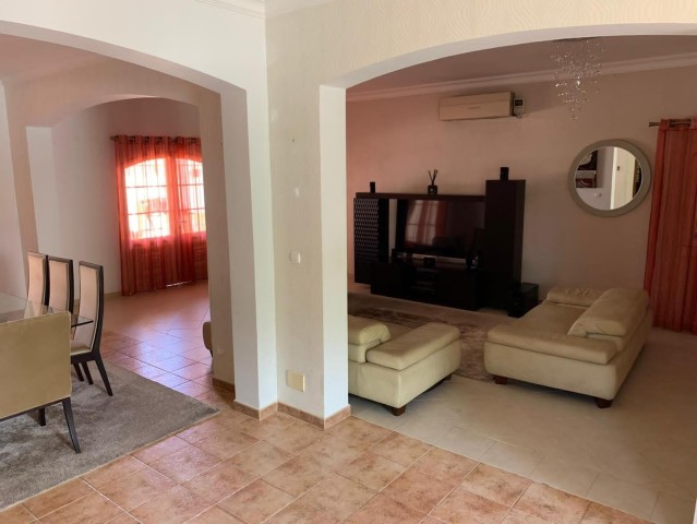 A Venda Vivenda V3+2, no Condomínio Cajueiro, Talatona.