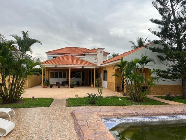 A Venda Vivenda V3+2, no Condomínio Cajueiro, Talatona.