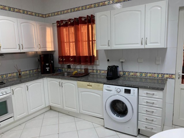 A Venda Vivenda V3+2, no Condomínio Cajueiro, Talatona.