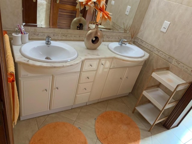 A Venda Vivenda V3+2, no Condomínio Cajueiro, Talatona.