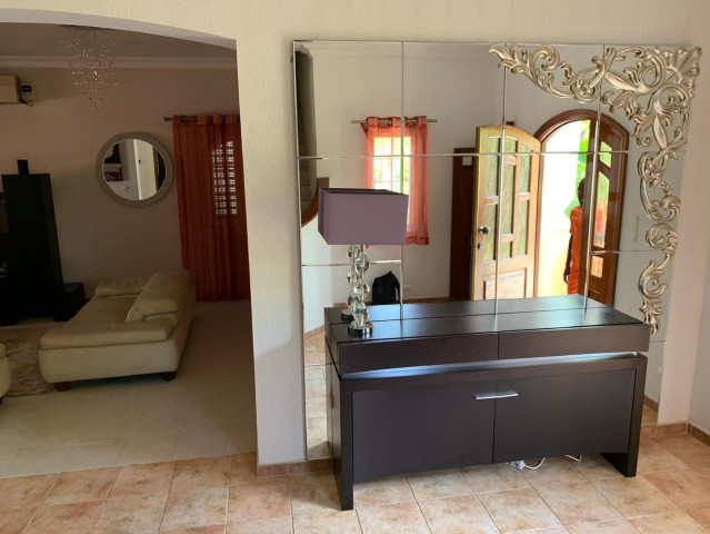 A Venda Vivenda V3+2, no Condomínio Cajueiro, Talatona.