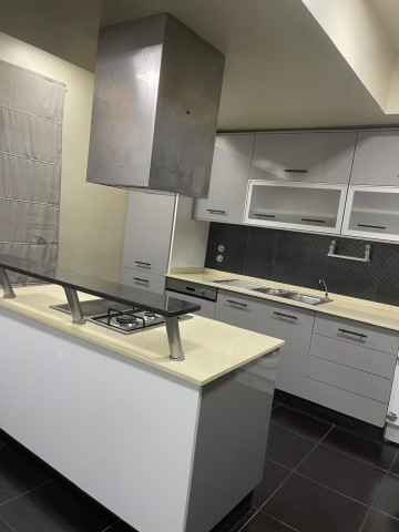 A Venda Arrendar: Excelente apartamento T3, no Condomínio Dolce Vita, Talatona.