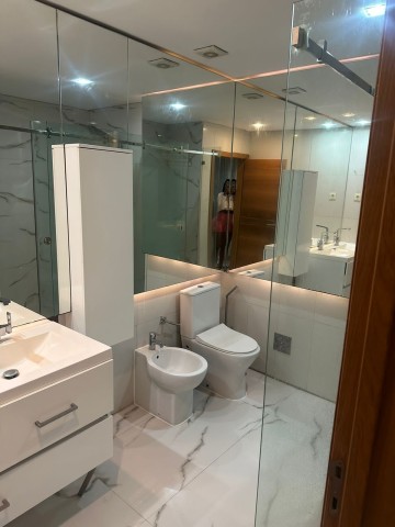 A Venda Arrendar: Excelente apartamento T3, no Condomínio Dolce Vita, Talatona.