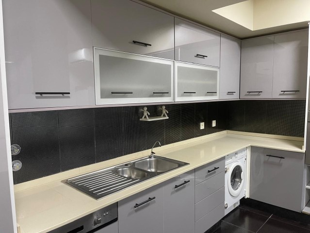 A Venda Arrendar: Excelente apartamento T3, no Condomínio Dolce Vita, Talatona.