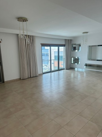 A Venda Arrendar: Excelente apartamento T3, no Condomínio Dolce Vita, Talatona.