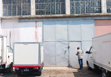 Anúncio Aluga-se excelente armazém de 500 m2 na Estrada Luanda- Cacuaco