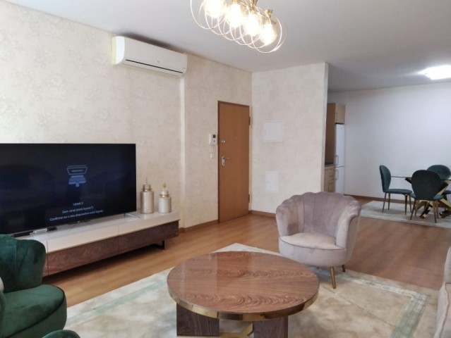 A Venda Apartamento T1 mobiliado, no Edifício Coqueiros Prestige, Coqueiros.