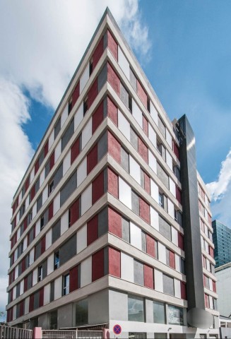 A Venda Apartamento T1 mobiliado, no Edifício Coqueiros Prestige, Coqueiros.