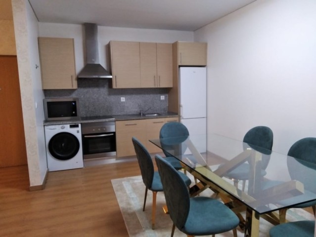 A Venda Apartamento T1 mobiliado, no Edifício Coqueiros Prestige, Coqueiros.