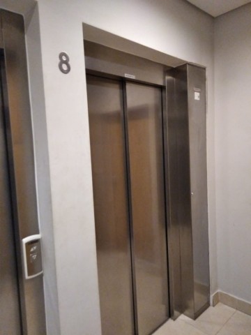 A Venda Apartamento T1 mobiliado, no Edifício Coqueiros Prestige, Coqueiros.