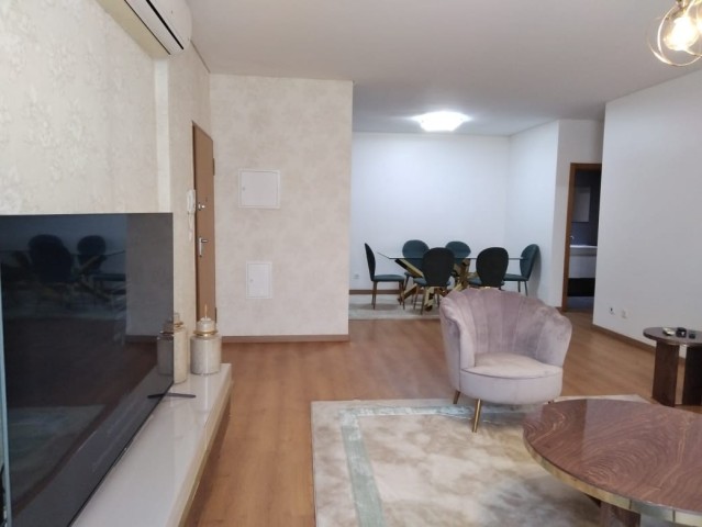 A Venda Apartamento T1 mobiliado, no Edifício Coqueiros Prestige, Coqueiros.