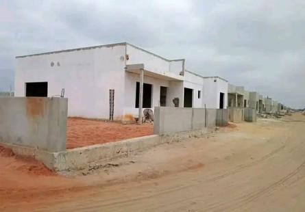 Moradia no condomínio Ebenezer, Camama.