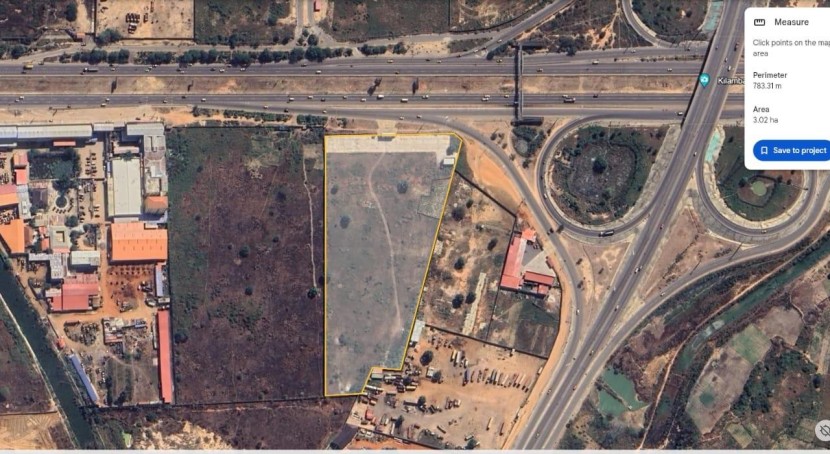 A Venda Terreno de 3 hectares, berma estrada, Via expressa.