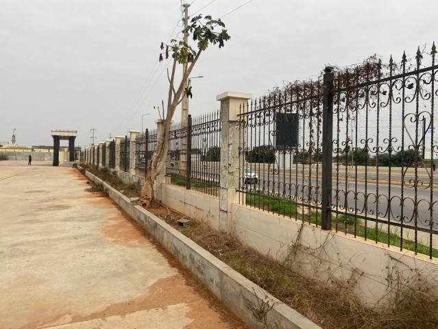 A Venda Terreno de 3 hectares, berma estrada, Via expressa.