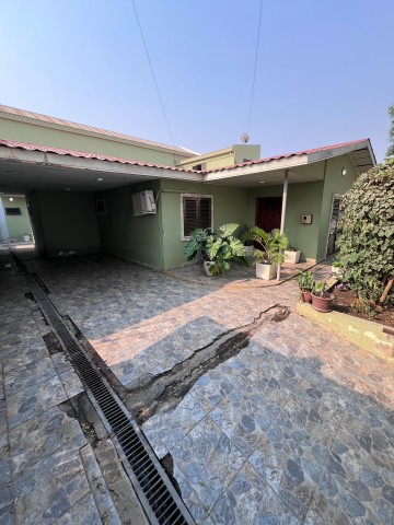 A Venda Vivenda V3 com anexo, mobiliada, na Urbanização BPC, Camama, 1 fase.