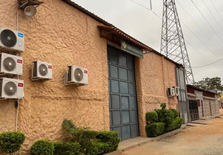 3 Armazéns de 30/15, adjacente ao Resort Weza Paradise, Via Expressa.