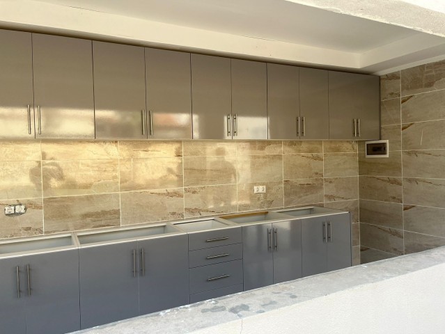 A Venda Moradia T4 no Condomínio Parque das Acácias, Camama.