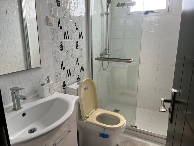 A Venda Moradia T4 no Condomínio Parque das Acácias, Camama.