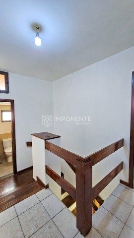 A Venda Moradia V3+1, dúplex, no Condomínio Flores de Talatona, Talatona.