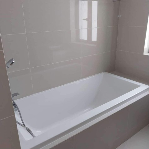 A Venda Apartamento T4, no Condomínio Royal Park, Talatona.