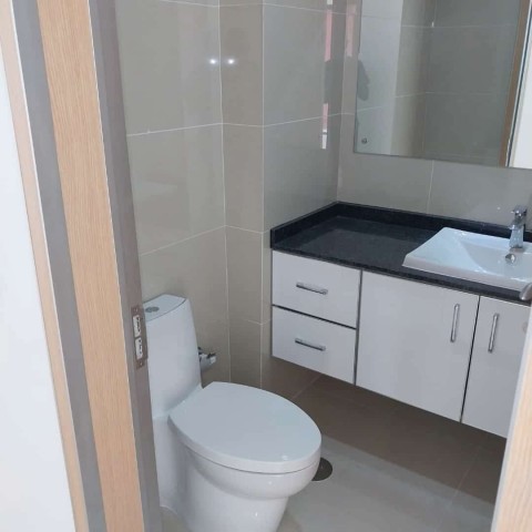 A Venda Apartamento T4, no Condomínio Royal Park, Talatona.