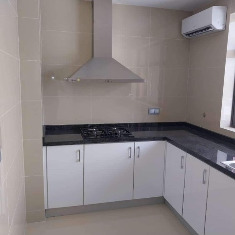 A Venda Apartamento T4, no Condomínio Royal Park, Talatona.