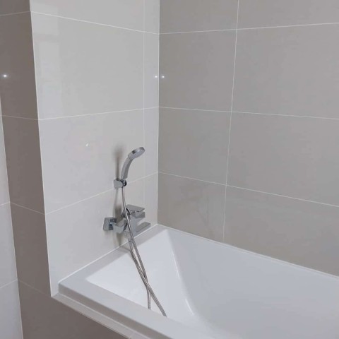 A Venda Apartamento T4, no Condomínio Royal Park, Talatona.
