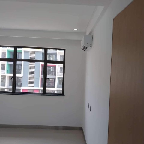 A Venda Apartamento T4, no Condomínio Royal Park, Talatona.