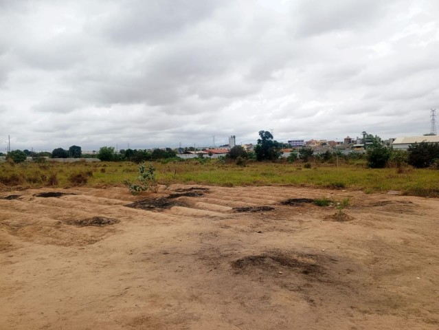 A Venda TERRENO DE 03 HECTARES, VIA EXPRESSA.