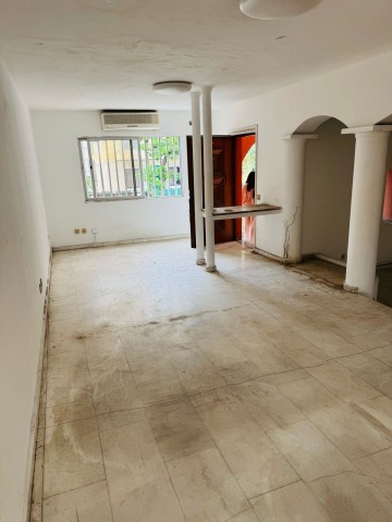 A Venda Vivenda V3, na Maianga, nas imediações da Clínica Medical Center.