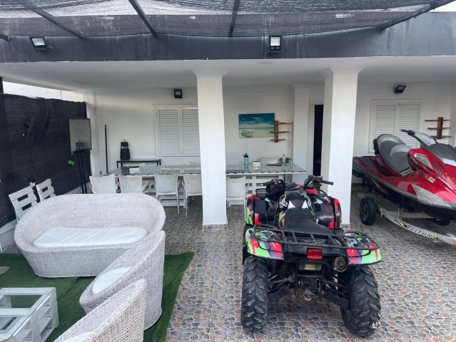 A Venda Vivenda V8, de praia, na Ilha do Mussulo.