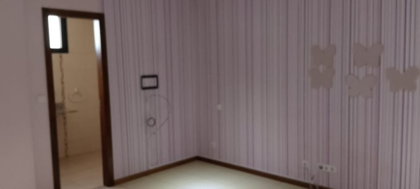 A Venda Apartamento T3 duplex, no Condomínio Laguna Residencial, Talatona.