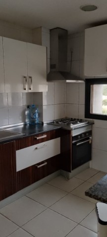 A Venda Apartamento T3 duplex, no Condomínio Laguna Residencial, Talatona.