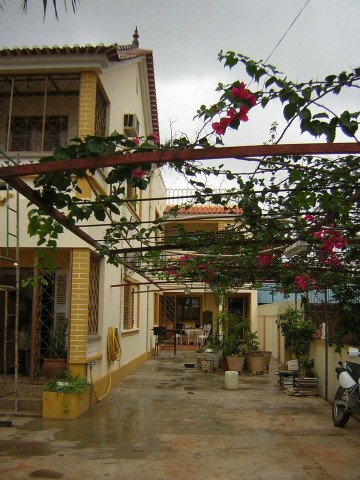 A Venda Vivenda V5 na Praia do Bispo - Luanda.