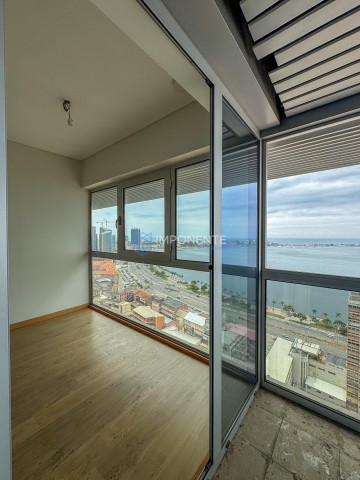 A Venda Luxuoso apartamento T2 no Edifício Kanhangulo, Ingombotas.