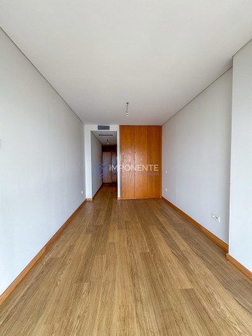 A Venda Luxuoso apartamento T2 no Edifício Kanhangulo, Ingombotas.