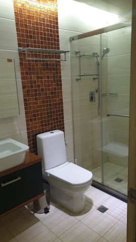 A Venda Apartamento T3, mobiliado, na Ilha de Luanda.