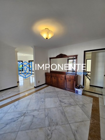 A Venda Vivenda V5 com piscina e anexo, no condomínio Atlântico Sul, Talatona.