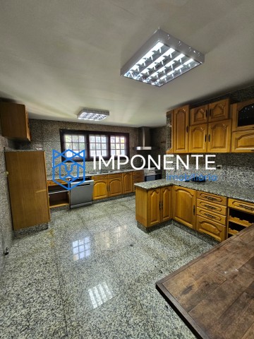 A Venda Vivenda V5 com piscina e anexo, no condomínio Atlântico Sul, Talatona.