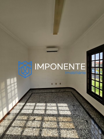 A Venda Vivenda V5 com piscina e anexo, no condomínio Atlântico Sul, Talatona.