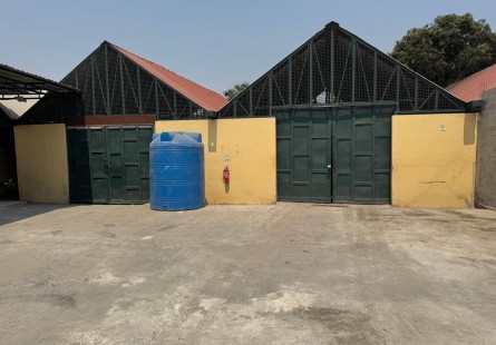 Arrenda-Se Armazém A Beira Estrada