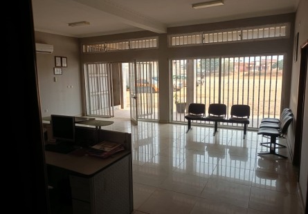 Vende-se edifício