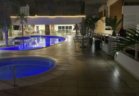 Vivenda V3 tríplex no Condomínio Boulevard - Talatona