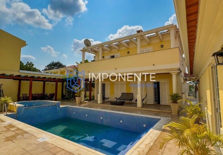 Luxuosa Vivenda V5 mobiliada, com piscina e anexo, no Condomínio vale do Embondeiro, Talatona.