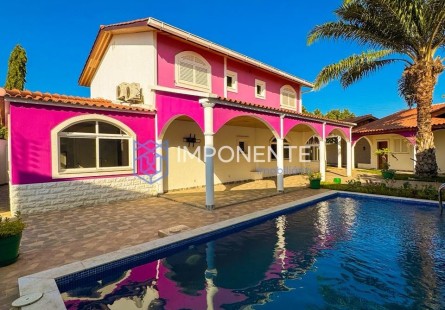 Luxuosa vivenda V3, com anexo e piscina, mobiliada, no Projecto Nova Vida, Urbanização Nova Vida.